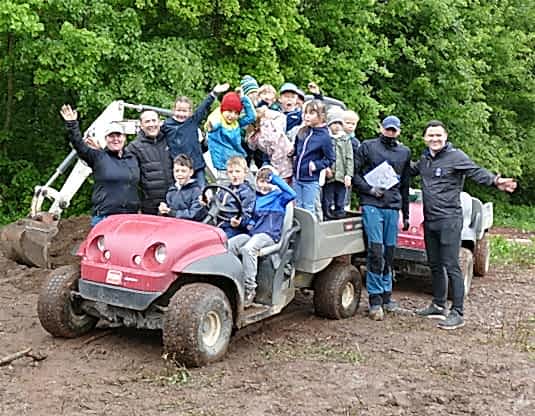 Bild8 Gruenes Klassenzimmer Kinder der Karl Nahrgang Grundschule aus Dreieich Quelle DGV